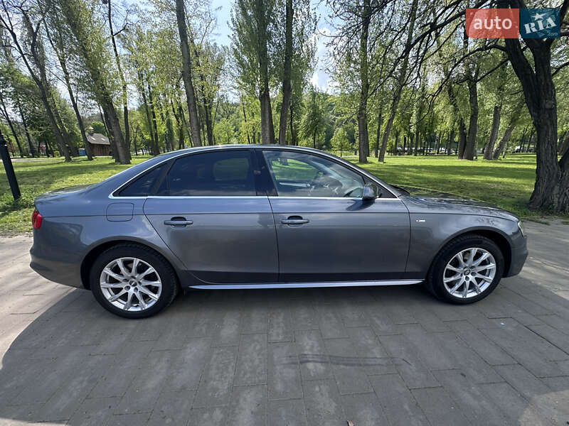 Седан Audi A4 2014 в Киеве