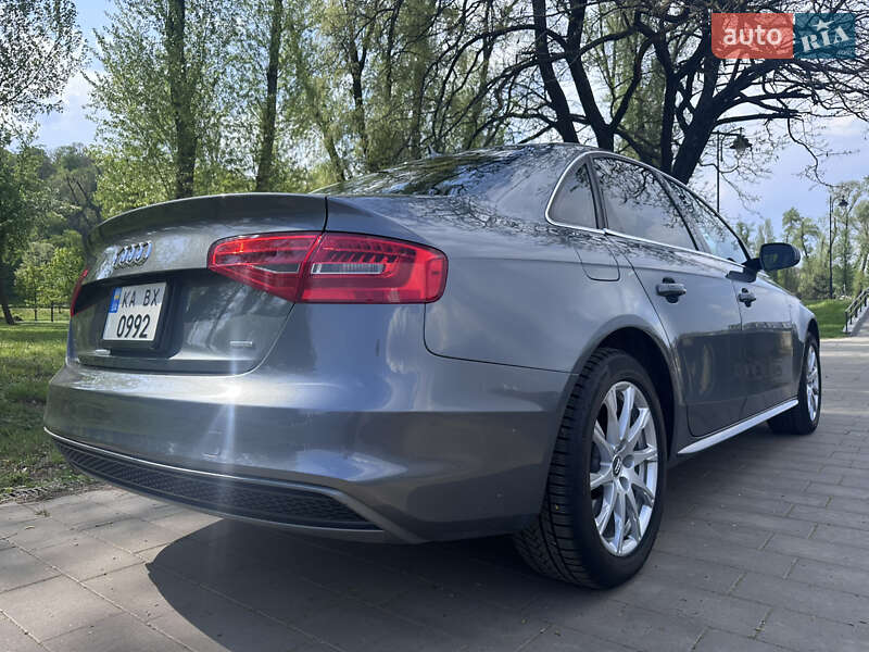 Седан Audi A4 2014 в Киеве