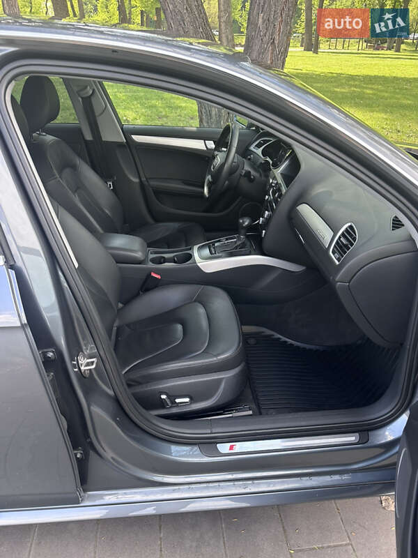 Седан Audi A4 2014 в Киеве