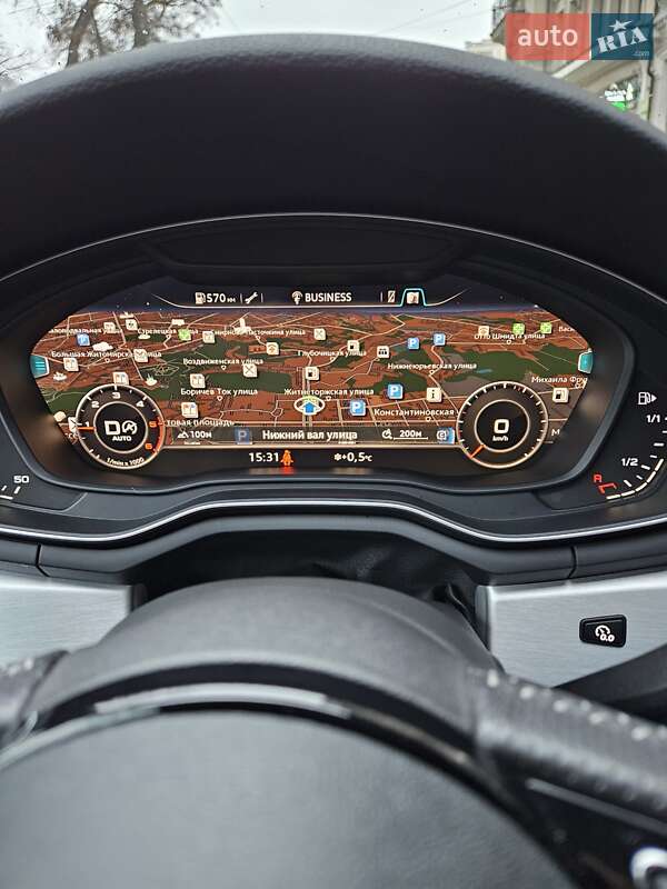 Универсал Audi A4 2016 в 