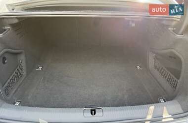 Седан Audi A4 2020 в 