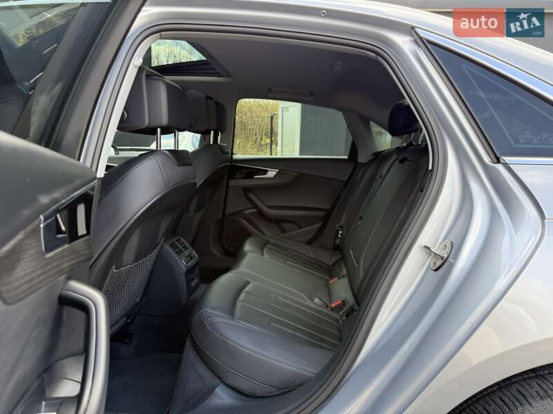 Седан Audi A4 2020 в Львове