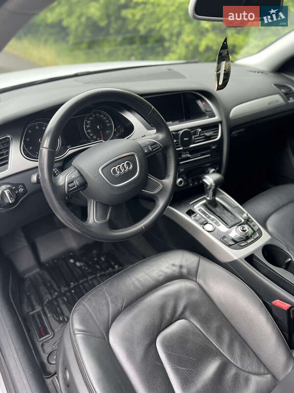Седан Audi A4 2013 в Голованевске