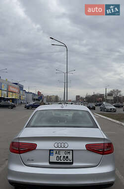 Седан Audi A4 2014 в Дніпрі