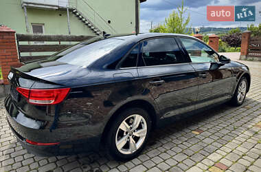 Седан Audi A4 2018 в 