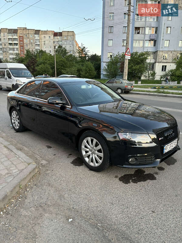 Седан Audi A4 2010 в Ивано-Франковске