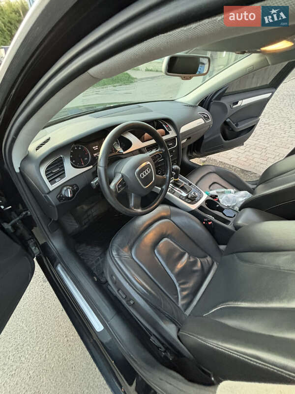 Седан Audi A4 2010 в Ивано-Франковске