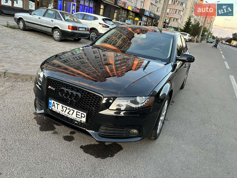 Седан Audi A4 2010 в Ивано-Франковске