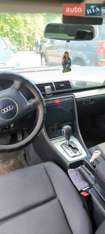 Седан Audi A4 2004 в Василькове