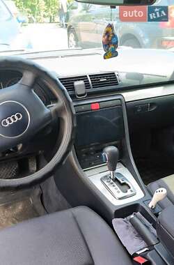 Седан Audi A4 2004 в 