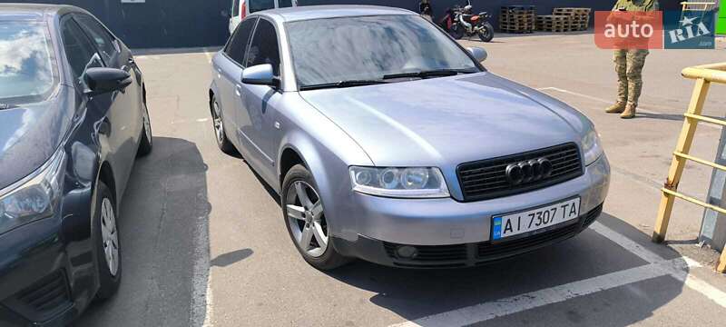 Седан Audi A4 2004 в Василькове