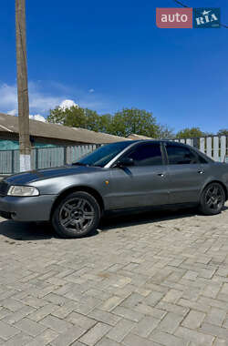 Седан Audi A4 1998 в Новой Одессе