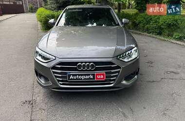 Седан Audi A4 2021 в 