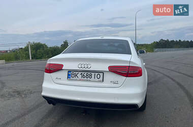 Седан Audi A4 2014 в 