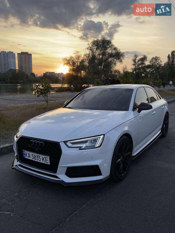 Седан Audi A4 2017 в 