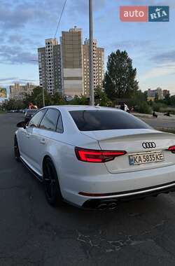 Седан Audi A4 2017 в 