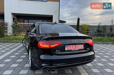 Седан Audi A4 2015 в 
