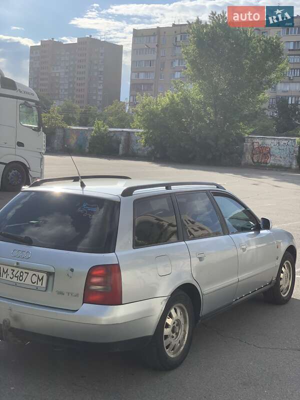 Универсал Audi A4 1997 в Киеве