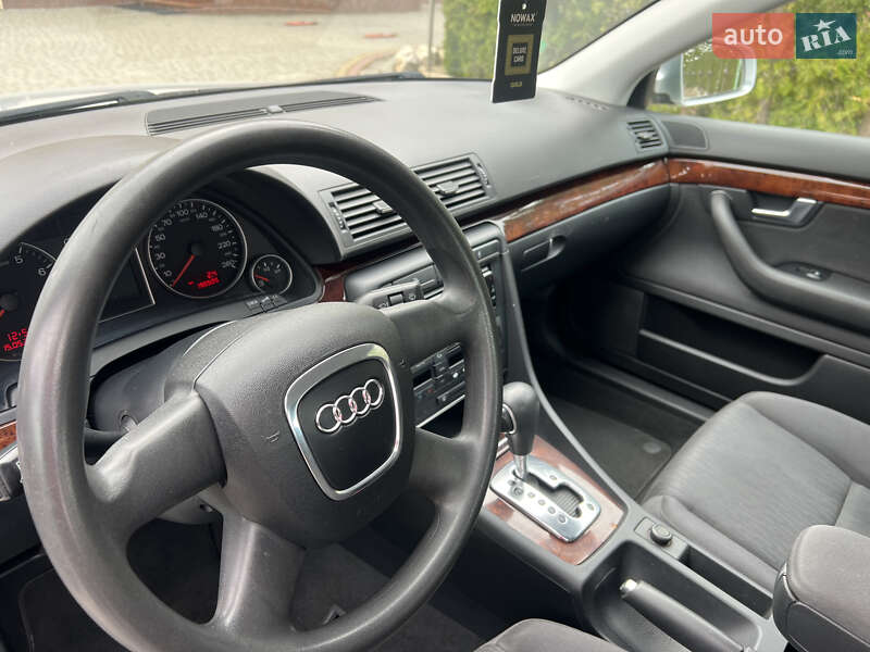 Седан Audi A4 2005 в Дунаевцах