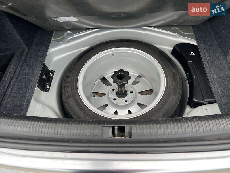 Седан Audi A4 2005 в Дунаевцах