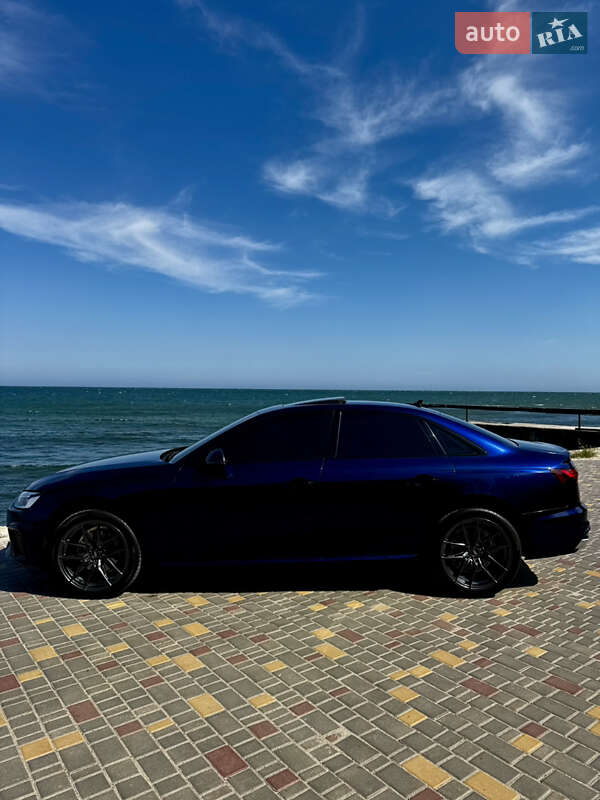 Седан Audi A4 2020 в Одессе