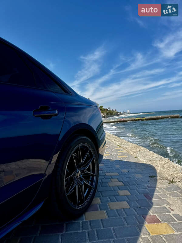 Седан Audi A4 2020 в Одессе