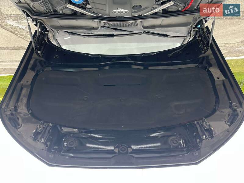 Седан Audi A4 2018 в Ужгороде
