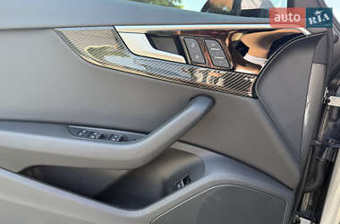 Седан Audi A4 2021 в 