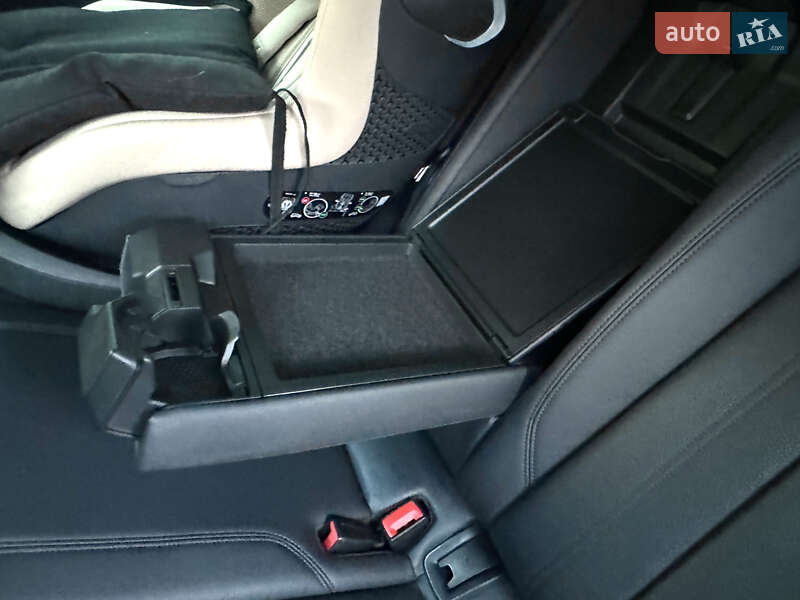 Седан Audi A4 2016 в Самборе