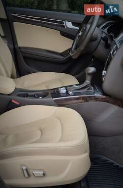 Седан Audi A4 2015 в 