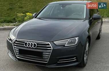 Седан Audi A4 2017 в 