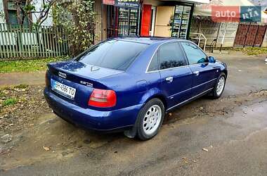 Седан Audi A4 2000 в 