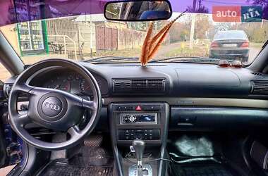 Седан Audi A4 2000 в 