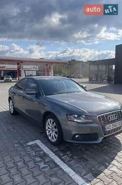 Седан Audi A4 2012 в Кривому Розі