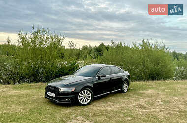 Седан Audi A4 2014 в Горбовій