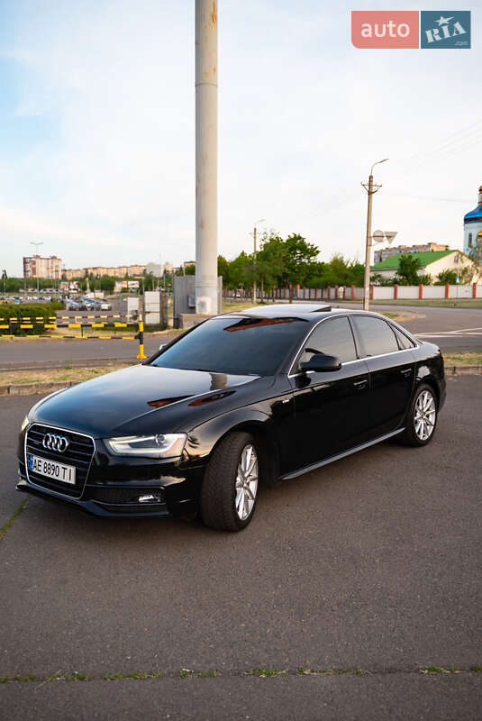 Седан Audi A4 2014 в Кривом Роге