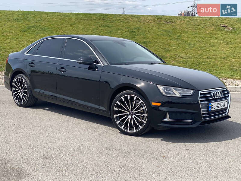 Седан Audi A4 2018 в Днепре