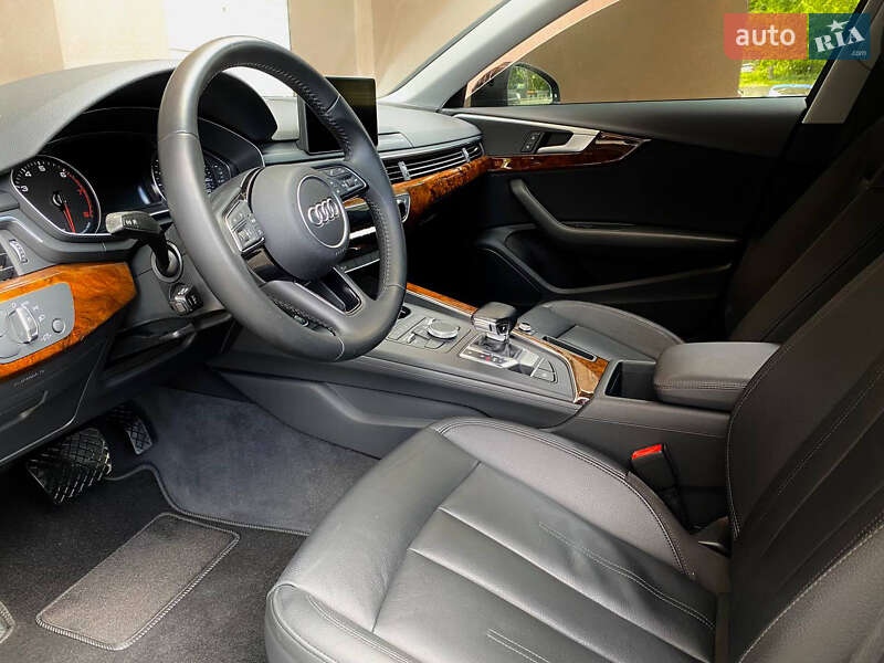 Седан Audi A4 2018 в Днепре