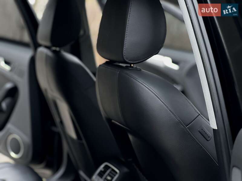 Седан Audi A4 2015 в Тернополі