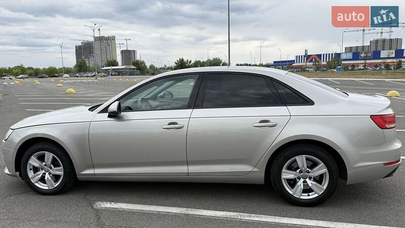 Седан Audi A4 2017 в Киеве