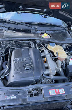 Седан Audi A4 1999 в 