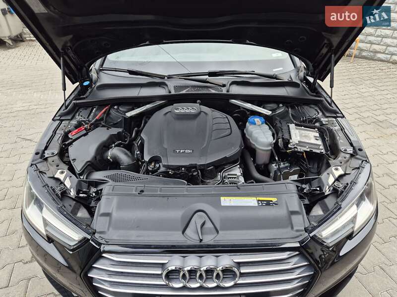 Седан Audi A4 2017 в Обухове