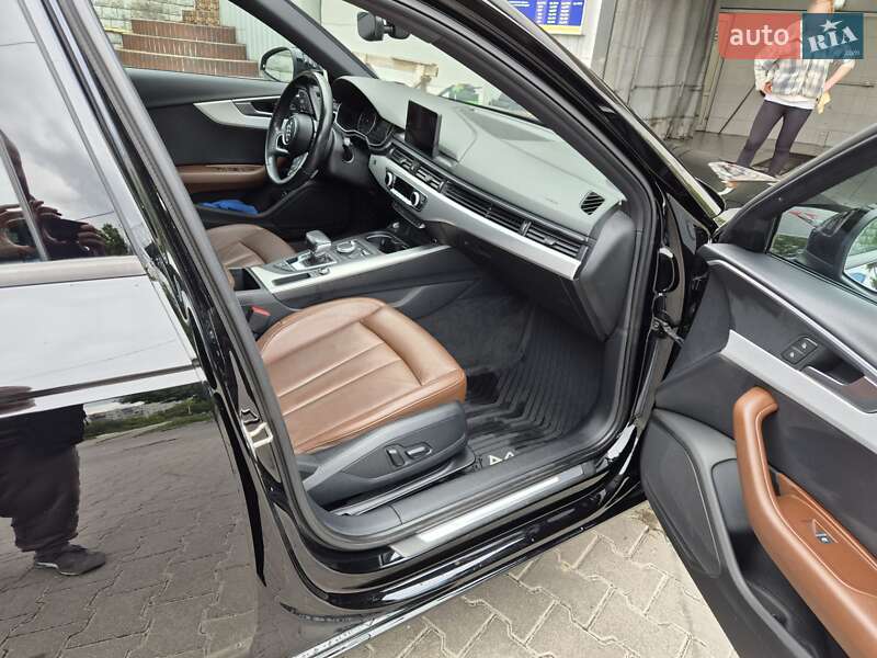 Седан Audi A4 2017 в Обухове