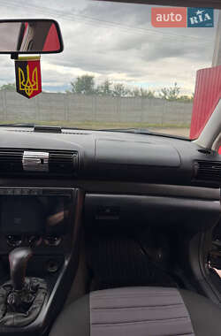 Седан Audi A4 1996 в 