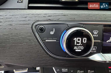 Седан Audi A4 2023 в 