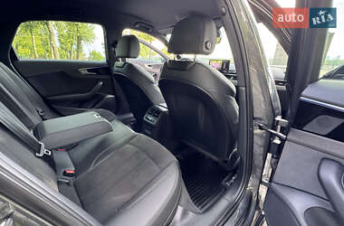 Седан Audi A4 2023 в 