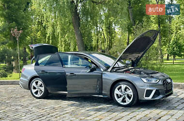 Седан Audi A4 2023 в 