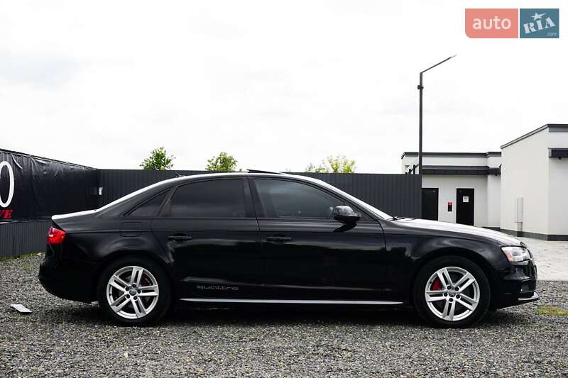 Седан Audi A4 2016 в Ужгороде