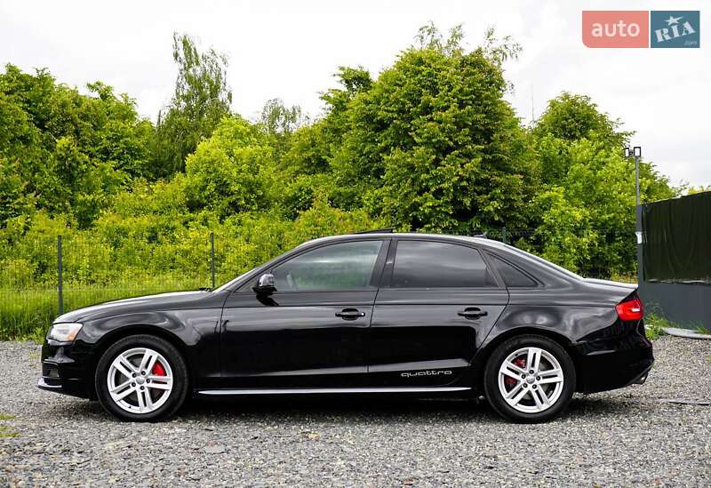 Седан Audi A4 2016 в Ужгороде
