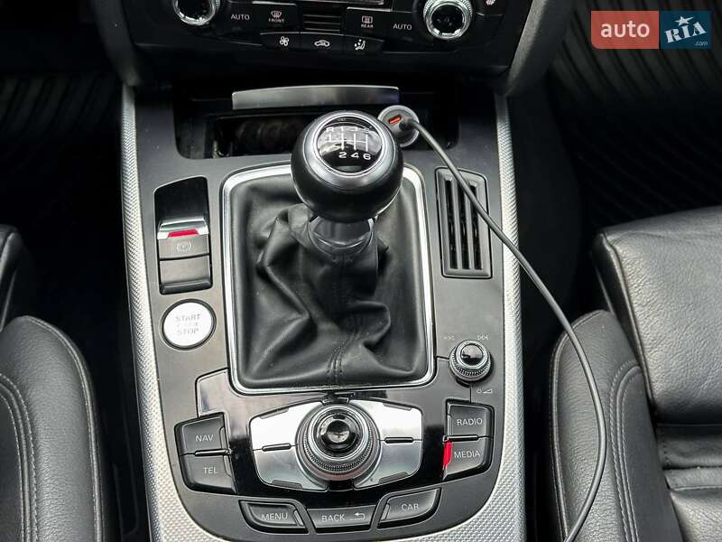 Седан Audi A4 2016 в Ужгороде